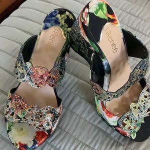 NEW J. RENEE COLORFUL WEDGE WITH RHINESTONES.